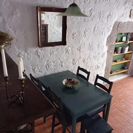 Traditional 2 Bd Chora House W Balcony * Pátmos