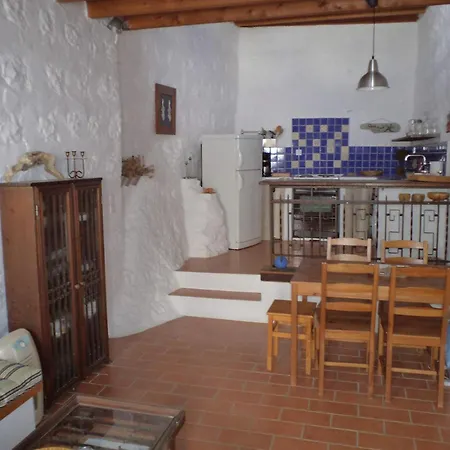 Traditional 2 Bd Chora House W Balcony *